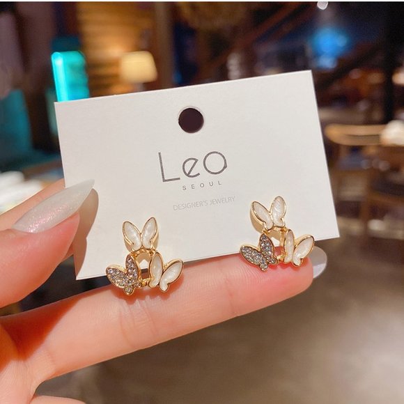 💙Butterfly Stud Earrings - Picture 7 of 12